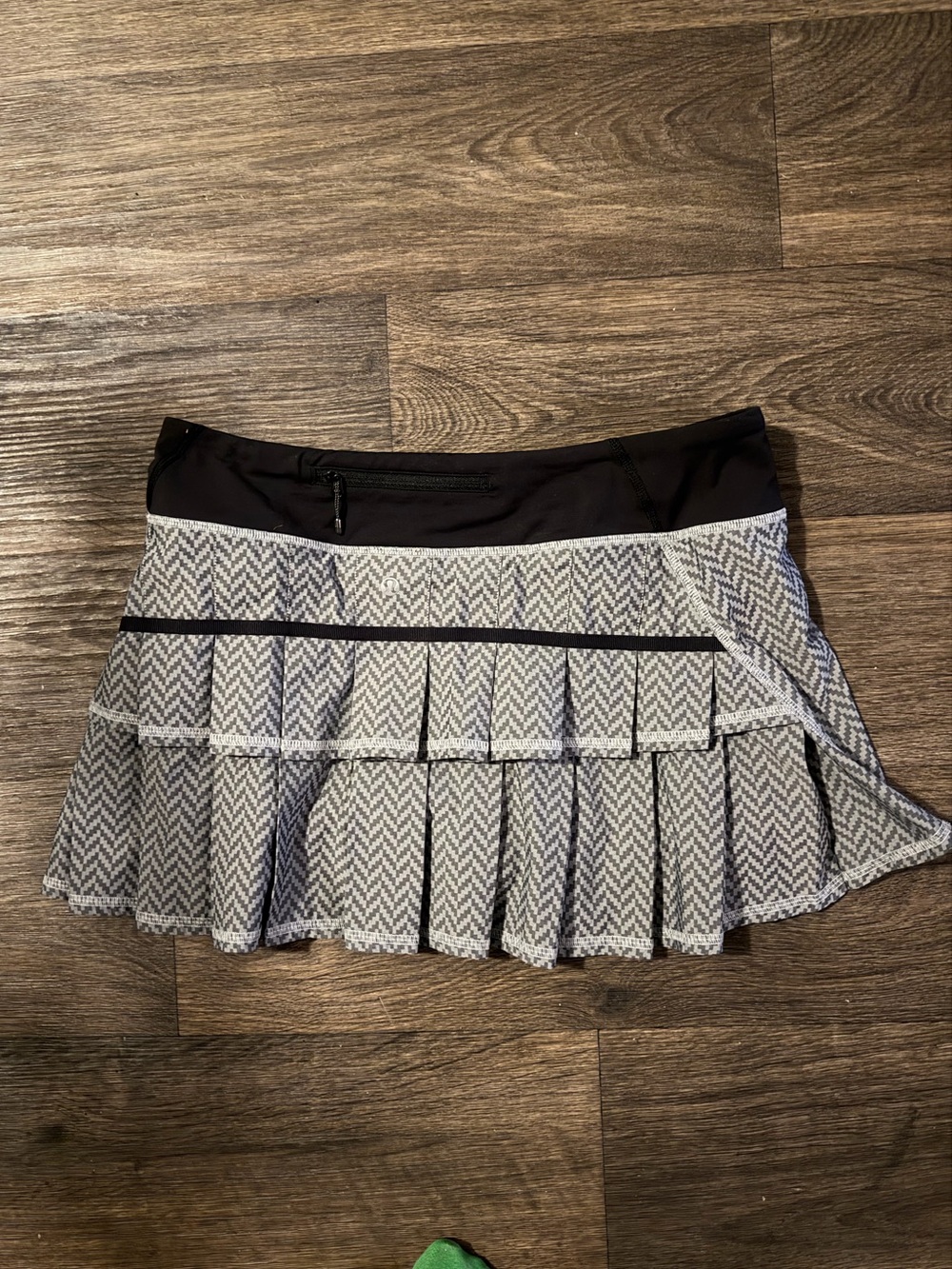 Lululemon Run Pace Setter Skirt 4-way Stretch Herringbone Black/White Size 8 - Picture 2 of 5